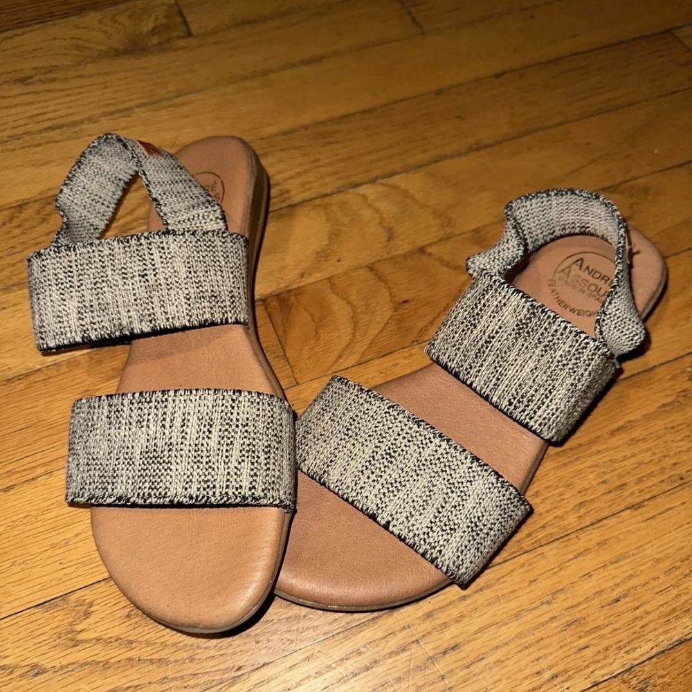 Andre Assous Womens Nigella slip on strappy sling back sandals shoes.